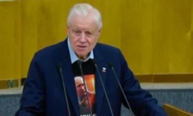 Μπλουζάκι με τον Πούτιν και τον πύραυλο Oreshnik έγινε viral