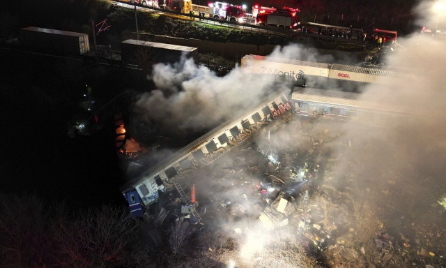 Τελικά, ούτε η «θυσία» στα Τέμπη έφτιαξε τα τρένα…