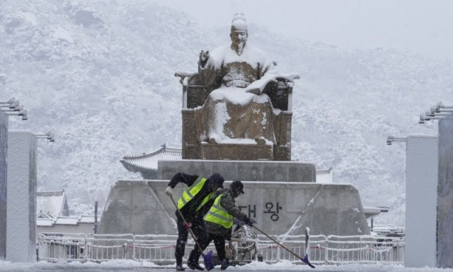 Ρεκόρ χιονιού στη Σεούλ με 16 εκατοστά - Αντιμέτωπη με πρωτοφανείς χιονοπτώσεις