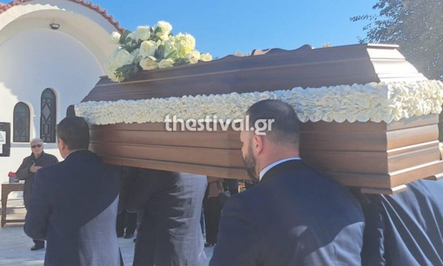 Βέφα Αλεξιάδου: Συγκίνηση στο τελευταίο «αντίο» της αγαπημένης μαγείρισσας