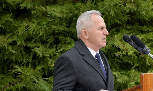 ΣΥΡΙΖΑ κατά Αποστολάκη: Ντροπιαστική αποστασία - Ο λαός θα τον στείλει στον κάλαθο της ιστορίας