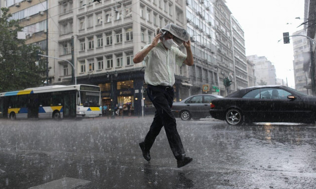 Καιρός: Το διάγραμμα που φέρνει την Αττική στο κέντρο της κακοκαιρίας - Πότε ξεκινούν οι καταιγίδες