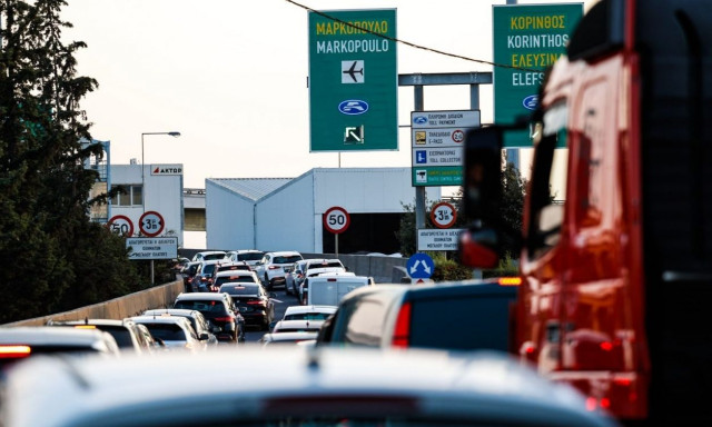 Τροχαίο στην Αττική Οδό προς το Αεροδρόμιο - Διακοπή κυκλοφορίας στις αριστερές λωρίδες