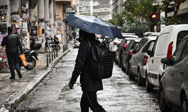 Κακοκαιρία «Bora»: Δύο πυρήνες καταιγίδων την Κυριακή - Συναγερμός για πέντε περιοχές της χώρας