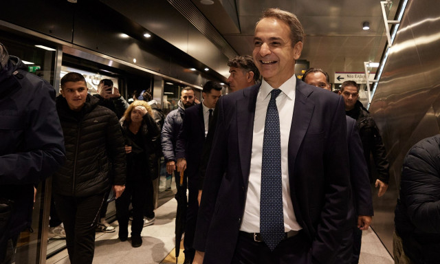 Μετρό Θεσσαλονίκης: Τυχαία συνάντηση μεταξύ Μητσοτάκη και Νοτοπούλου – Η ατάκα του Πρωθυπουργού