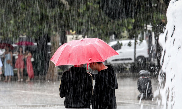 Κακοκαιρία «Bora»: Σήμα κινδύνου για την Αττική - Πού θα πέσουν τεράστιοι όγκοι νερού