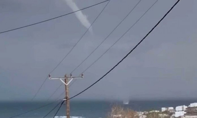 Κακοκαιρία BORA: Υδροσίφωνας παρουσιάστηκε στην Τήνο – Πώς προκαλείται το φαινόμενο