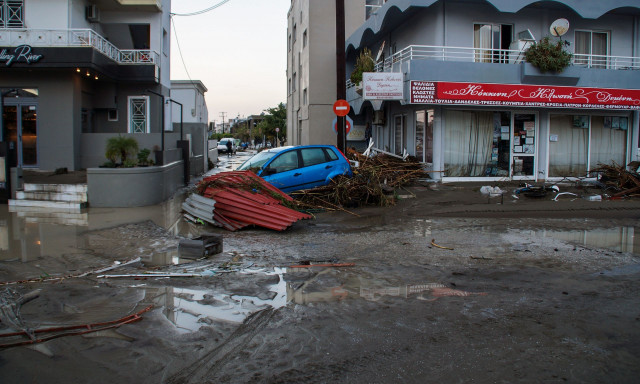 Κακοκαιρία Bora: Οι δύο πυρήνες καταιγίδων για τις επόμενες ώρες – Η πρόγνωση Αρνιακού