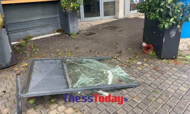 Κακοκαιρία Bora: Ζημιές έχουν προκαλέσει οι ισχυροί άνεμοι στην Θεσσαλονίκη - Δείτε φωτογραφίες