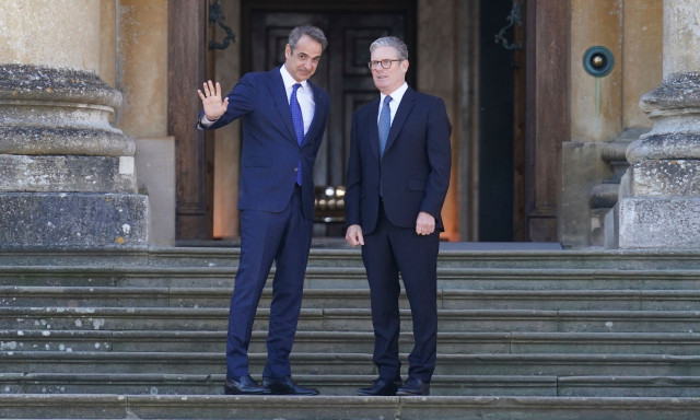 Αύριο (3/12) η συνάντηση Μητσοτάκη – Στάρμερ στο Λονδίνο