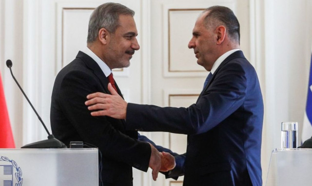 Συνάντηση Γεραπετρίτη - Φιντάν στις Βρυξέλλες στο Συμβούλιο των ΥΠΕΞ του ΝΑΤΟ