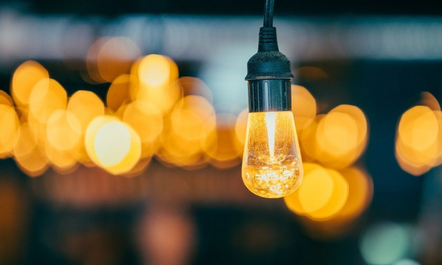 Ηλεκτρικό ρεύμα: Πώς μπορούμε να ελαφρύνουμε τους λογαριασμούς