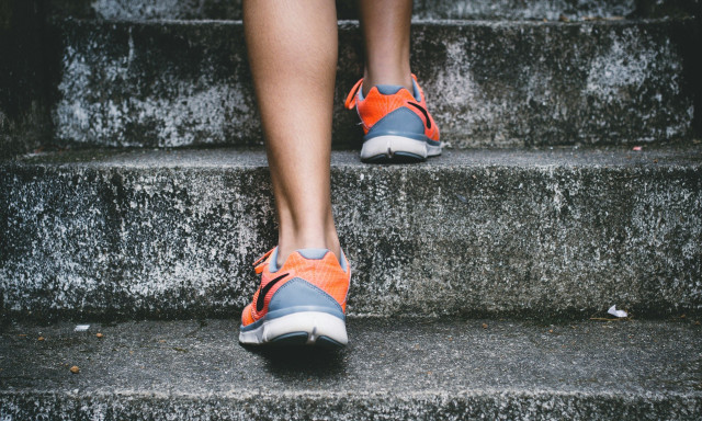 Πόσες θερμίδες μπορείτε να κάψετε με το ανέβασμα των σκαλιών