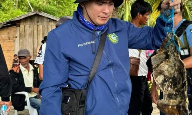 Φιλιππίνες: Ολόκληρη φυλή απειλήθηκε με εξαφάνιση αφού έφαγε μολυσμένη θαλάσσια χελώνα