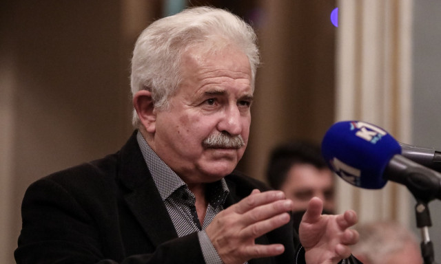 Μίμης Ανδρουλάκης: «Έπαθα ψυχοσωματικό σοκ στις φωνητικές χορδές ενόψει της οικονομικής κρίσης»