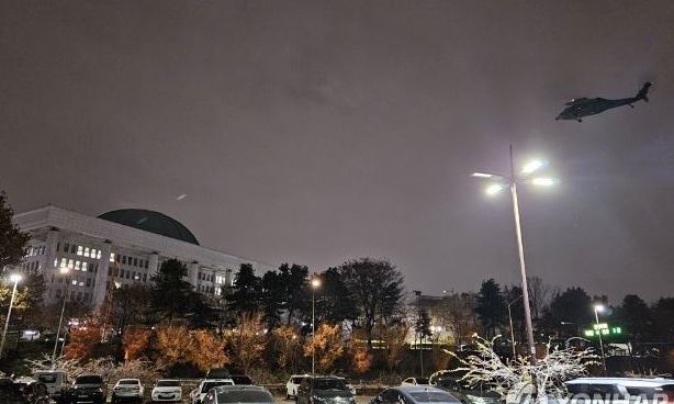 Χάος στη Νότια Κορέα: Ελικόπτερα προσγειώνονται στην οροφή της Βουλής