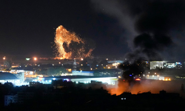 Εκεχειρία στα χαρτιά: Εννέα νεκροί τη Δευτέρα στο Λίβανο από ισραηλινούς βομβαρδισμούς