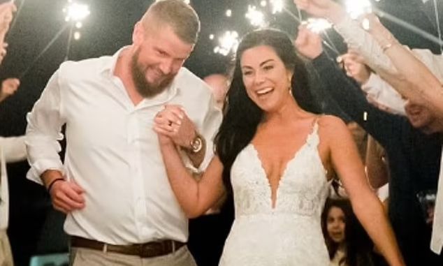 Νύφη σκοτώθηκε σε τροχαίο μόλις έφυγε από τον γάμο της - «Μακάρι να ήμουν εγώ», λέει ο σύζυγός της