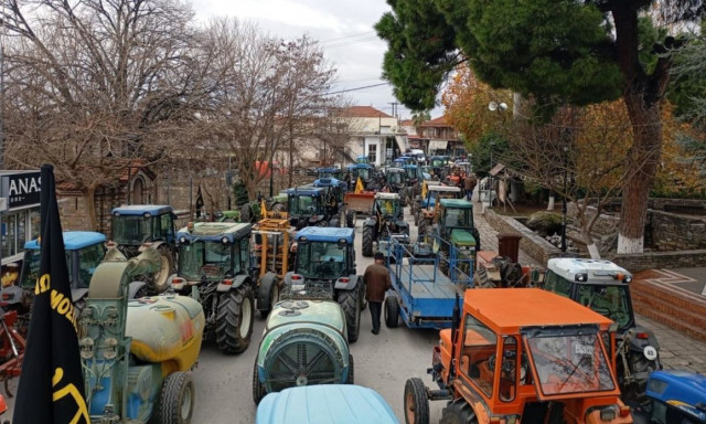 Λάρισα: «Μουγκρίζουν» τα τρακτέρ - Ξεκίνησαν οι κινητοποιήσεις των αγροτών