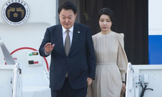 Νότια Κορέα: Πώς μια τσάντα Dior και μία άπληστη «Μαρία Αντουανέτα» βύθισαν στο χάος τη Σεούλ