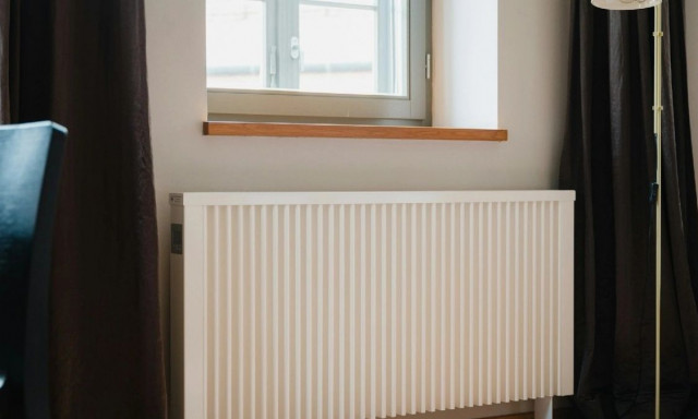 Ειδικός εξηγεί γιατί μπορεί να είναι φθηνότερο να έχετε ανοιχτή τη θέρμανση στη μέση της νύχτας