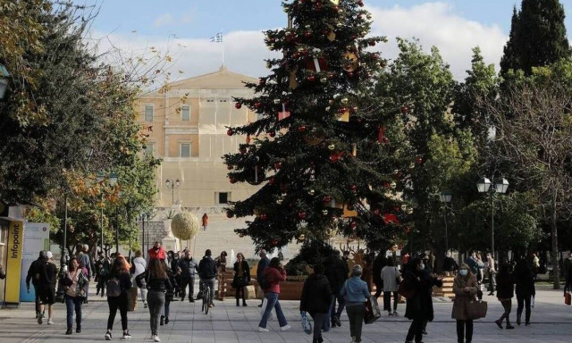 «Βρέχει» λεφτά τον Δεκέμβριο: Πότε καταβάλλονται συντάξεις, δώρο Χριστουγέννων, επιταγή ακρίβειας