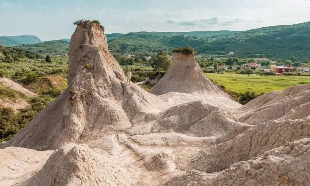 Χανιά: Οι Κομόλιθοι στην Ποταμίδα Κισσάμου που θυμίζουν Καππαδοκία