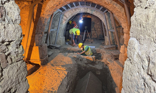 Τούρκοι υποστηρίζουν ότι βρήκαν τον τάφο του «Άη Βασίλη» – Η σχέση με τον Άγιο Νικόλαο