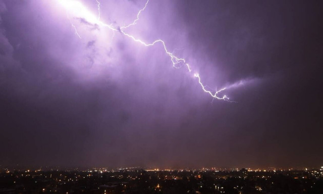 Καιρός τώρα: Ξεκίνησε η νέα κακοκαιρία - Σε ποιες περιοχές σημειώνονται ισχυρές καταιγίδες