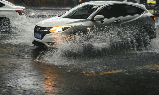 Περιστέρι: Καραμπόλα τεσσάρων οχημάτων στη Λεωφόρο Αθηνών - Προβλήματα στην κυκλοφορία