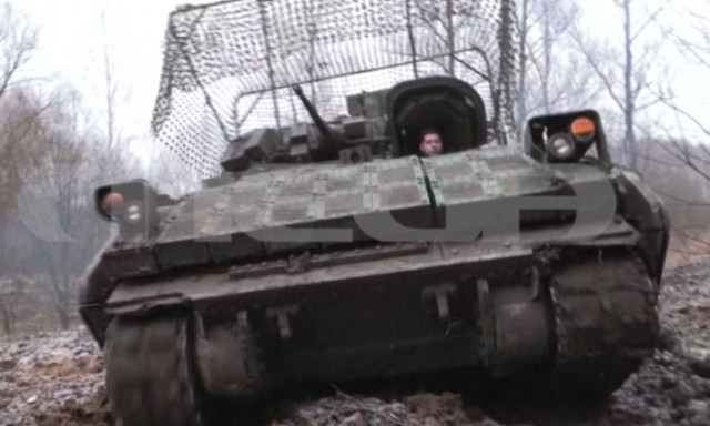 Πόλεμος στην Ουκρανία: Μέσα σε ένα θωρακισμένο Bradley, στην πρώτη γραμμή της μάχης