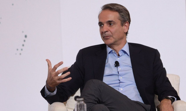 Ανακοινώσεις-έκπληξη από το Μαξίμου: Έρχονται παρεμβάσεις για τις χρεώσεις των τραπεζών