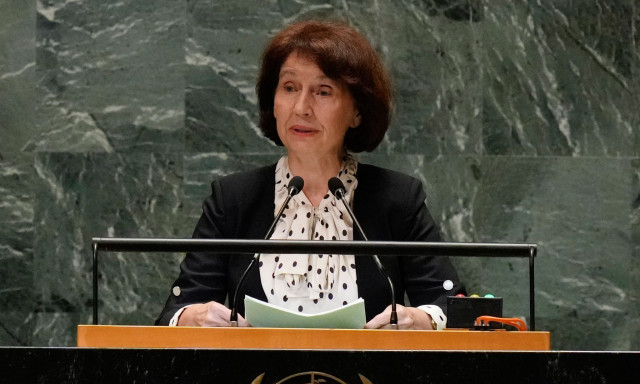 Κάζο για τους Σκοπιανούς: Δεν κατάφερε να πάει στα εγκαίνια της Παναγίας των Παρισίων η πρόεδρος