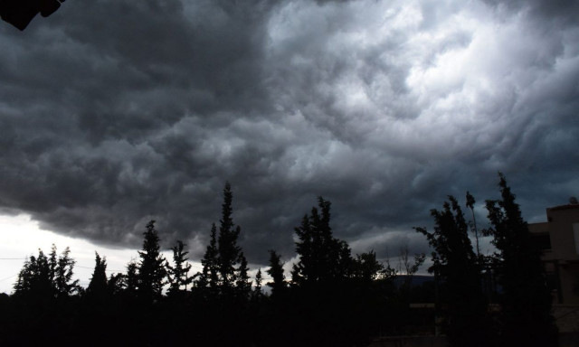 Καιρός: Πολικό jet stream «κυκλώνει» την Ελλάδα - Πώς θα κυλήσει η νέα εβδομάδα