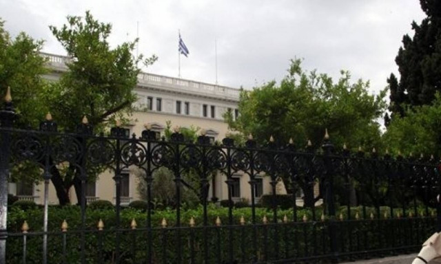 ΠΑΣΟΚ και ΣΥΡΙΖΑ απαντούν με... «καρμπόν» ενημέρωση στον Χαρίτση για Προεδρία της Δημοκρατίας