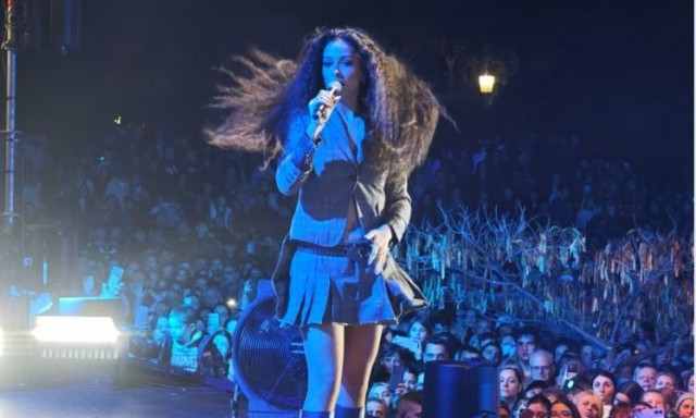 Η Ελένη Φουρέιρα στο Χριστουγεννιάτικο Χωριό στο Πεδίον του Άρεως