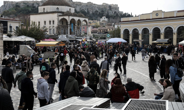 Δώρο Χριστουγέννων: Πότε θα δείτε τα χρήματα στους λογαριασμούς σας – Ποιοι το δικαιούνται