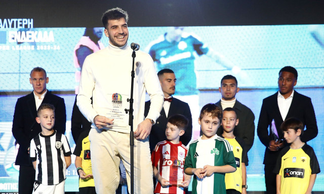 Βραβεία ΠΣΑΠΠ: Επική ατάκα Ιωαννίδη για Βουλγαράκη - «Την ευχαριστώ, τι έχει ακούσει κι αυτή…»