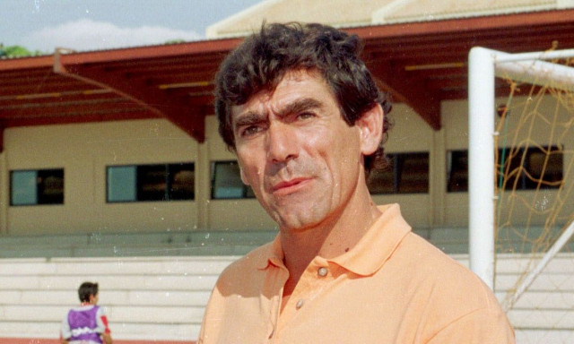 Νίκος Σαργκάνης: Το ελληνικό ποδόσφαιρο αποχαιρέτησε τον «Φάντομ» του - Εικόνες από την κηδεία