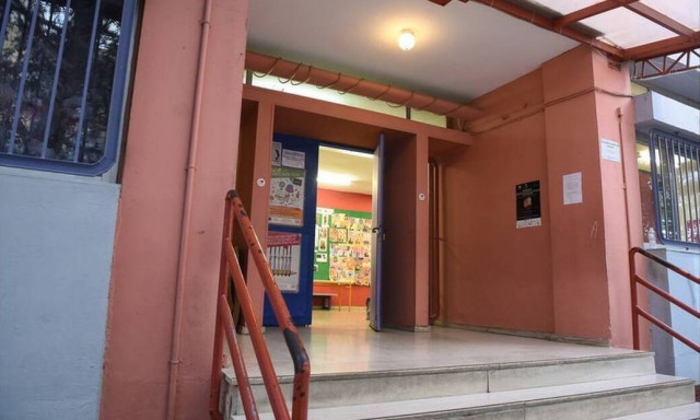 Λάρισα: Άγριο επεισόδιο σε σχολείο - Επιτέθηκαν σε μαθητή για πληροφορία σεξουαλικής παρενόχλησης