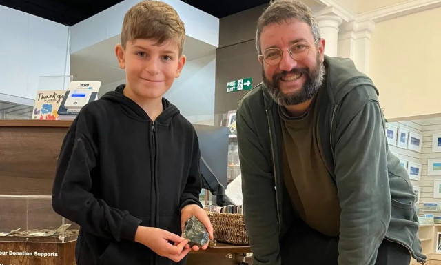 Ανακάλυψη: Η πέτρα που έπαιζε 9χρονος ήταν μικρό τσεκούρι του Νεάντερταλ ηλικίας 60.000 ετών