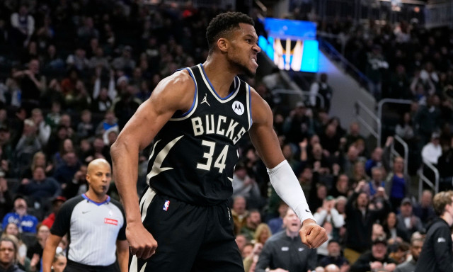 NBA: Απίθανος Γιάννης Αντετοκούνμπο - Οδηγεί τους Μπακς προς την κούπα