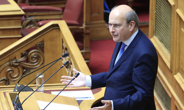 Χατζηδάκης για παρεμβάσεις σε τράπεζες, χαμηλοσυνταξιούχους και ενστόλους