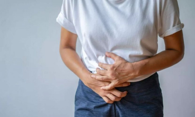 Διαγνώστηκε με καρκίνο σε ηλικία 28 ετών - Αποκαλύπτει τα έξι συμπτώματα που αμέλησε