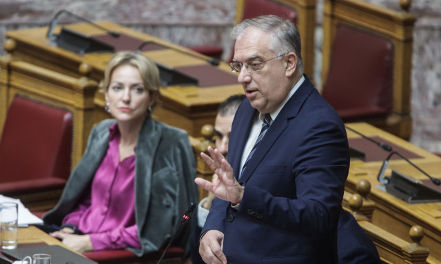 Αντιπαράθεση Θεοδωρικάκου - Γερουλάνου με προσωπικές αιχμές για την ακρίβεια και τα υψηλά ενοίκια