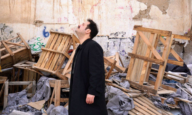 Θέατρο Olvio: Τρεις τελευταίες παραστάσεις για τον «Κατάθλα» της Λένας Κιτσοπούλου