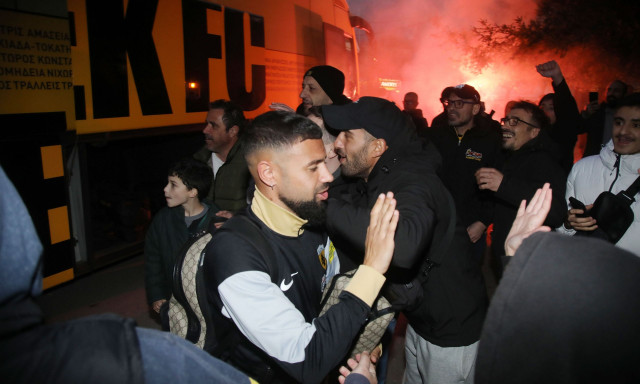 ΑΕΚ: Υποδοχή για την αποστολή στη Λαμία