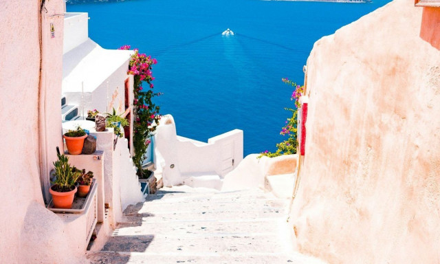 Όλγα Κεφαλογιάννη: Το 2025 προμηνύεται χρονιά - ρεκόρ για τα έσοδα του τουρισμού