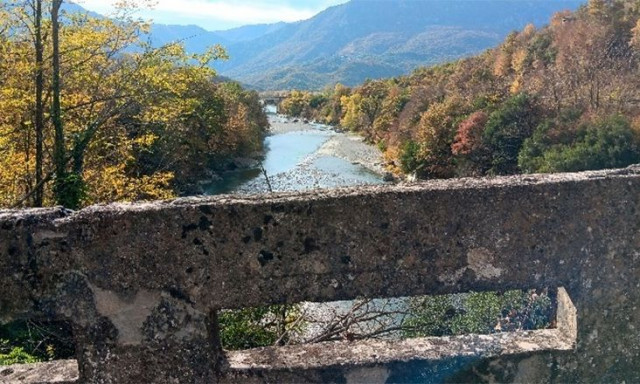 Οδοιπορικό στην μικρή κοιλάδα του Σαρανταπόρου στην Κόνιτσα - Οι άνθρωποι, η ιστορία, η φύση