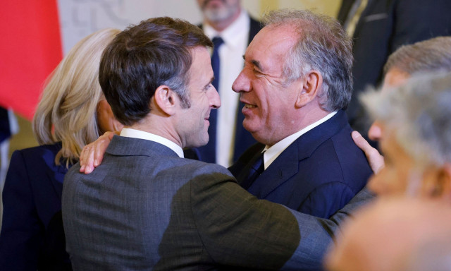 Ανατροπή στη Γαλλία: Ο Εμανουέλ Μακρόν διόρισε Πρωθυπουργό τον Φρανσουά Μπαϊρού